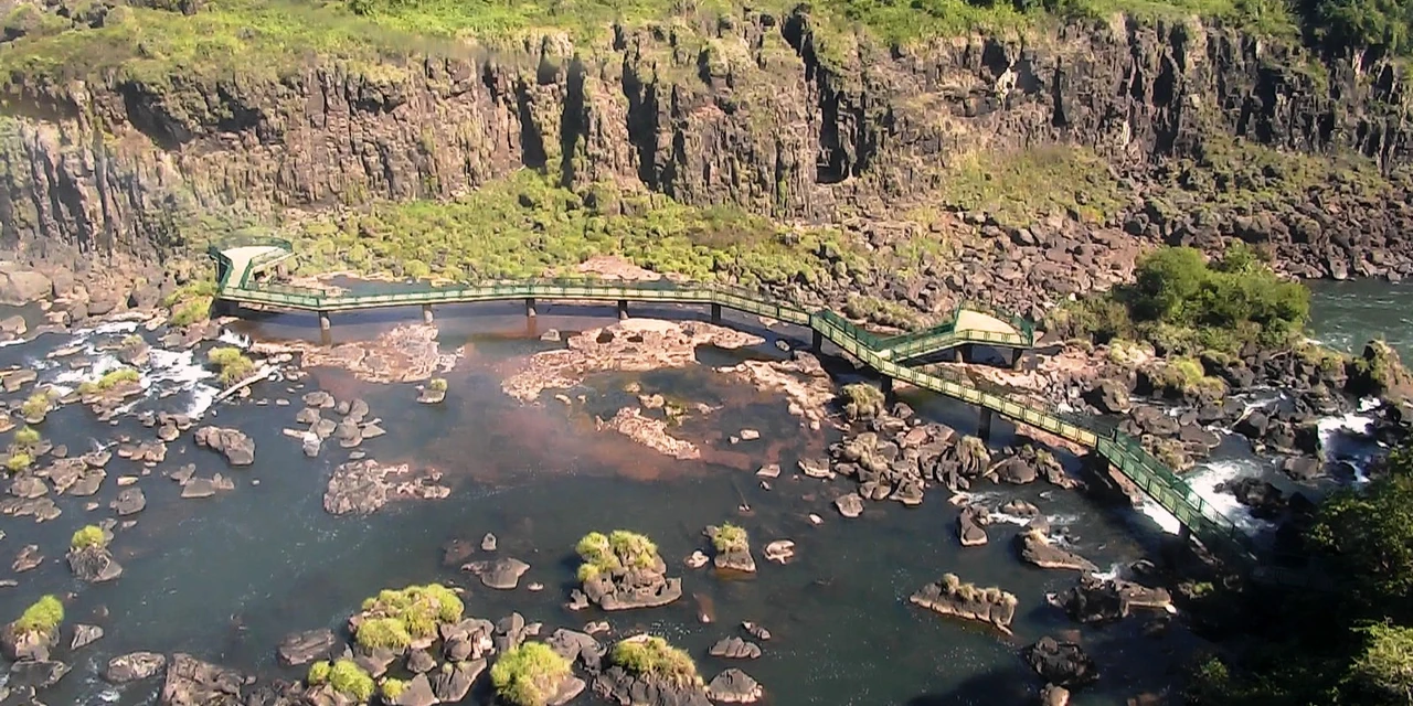 Vazão das Cataratas do Iguaçu está abaixo da média há mais de três meses