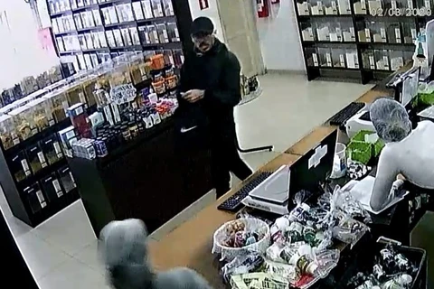 Ladrão com tornozeleira eletrônica que realizou 6 assaltos no centro de Curitiba é preso