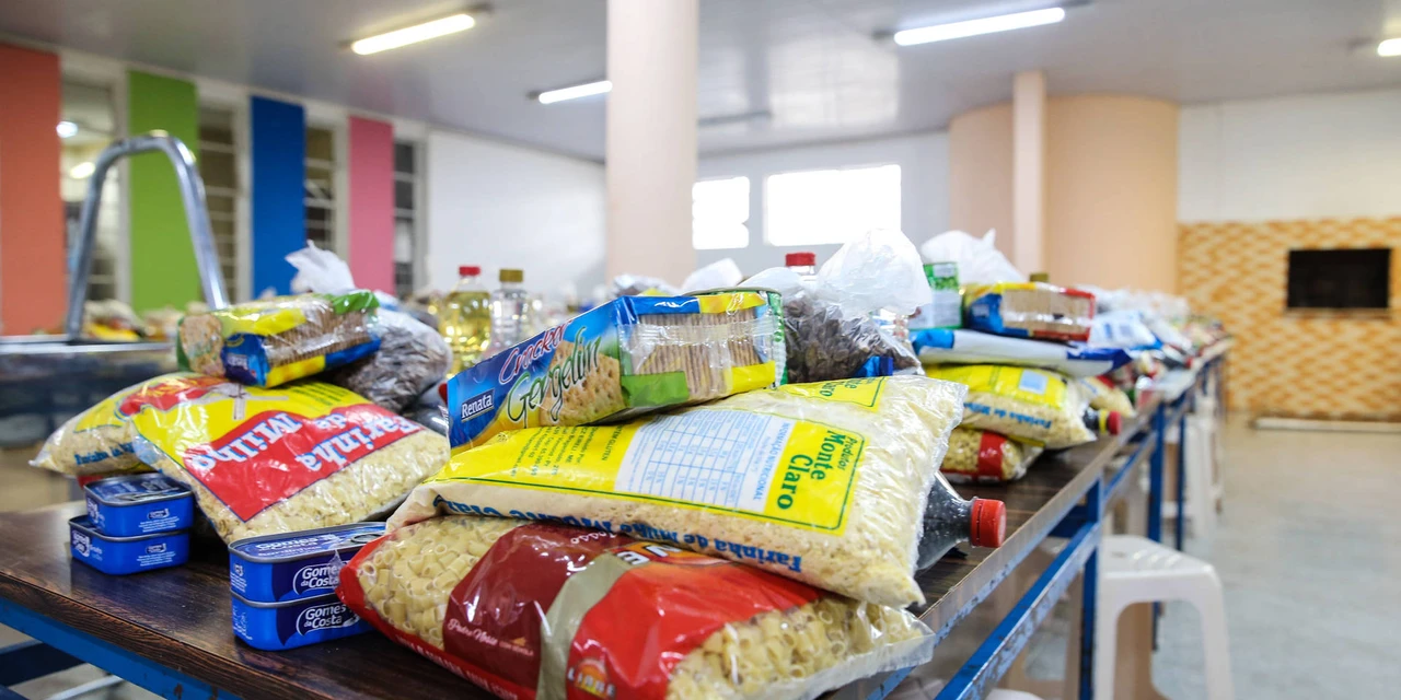 Escolas estaduais entregam kit merenda nesta sexta-feira