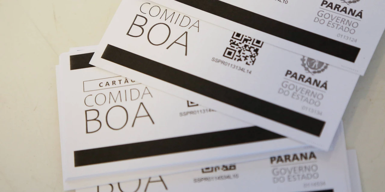 Prefeitura de Castro inicia entrega do cartão "Comida Boa"