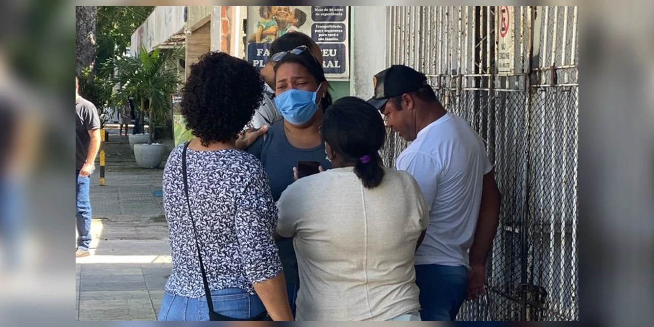 Polícia autua por homicídio culposo empregadora da mãe de menino que morreu ao cair do 9º andar no Recife