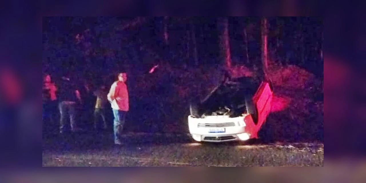 Duas pessoas morrem e cinco ficam feridas em batida entre quatro carros, em Faxinal