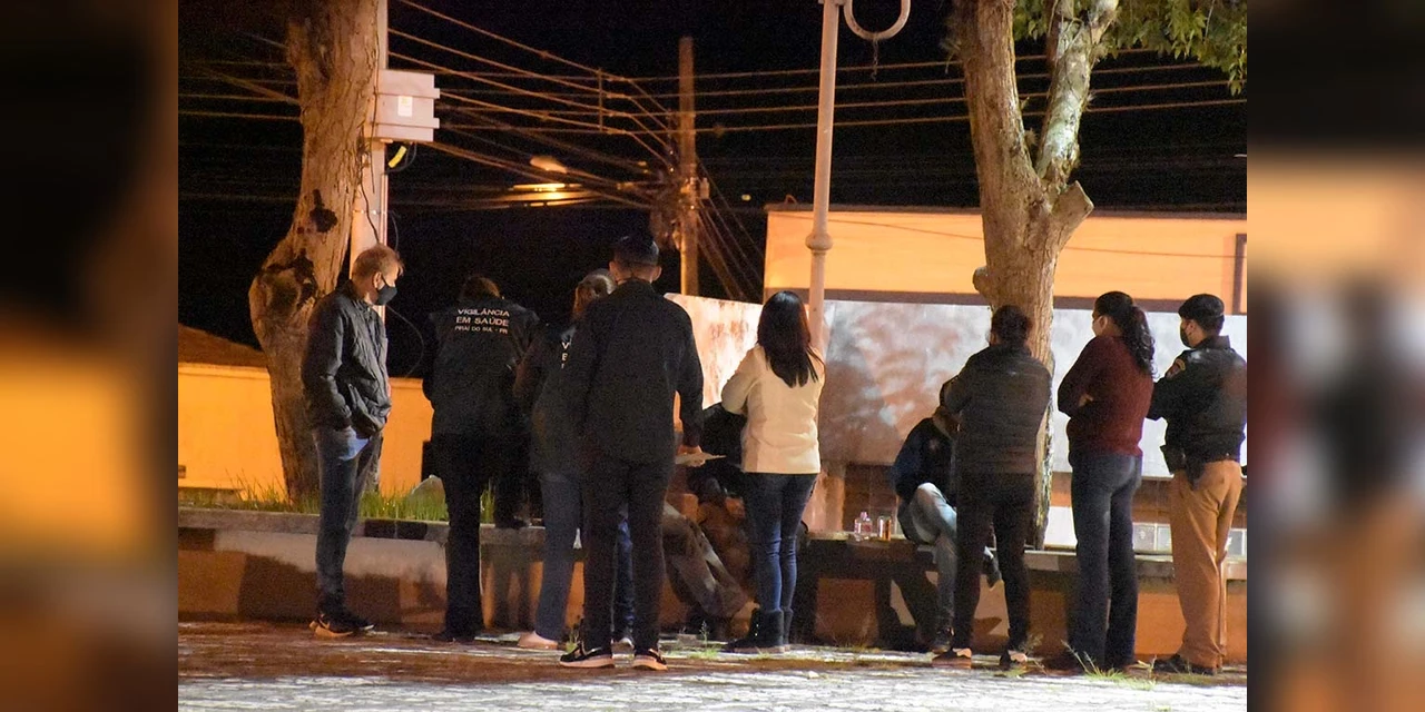 Fiscalização da Prefeitura de Piraí fecha bar e adverte cidadãos após toque de recolher