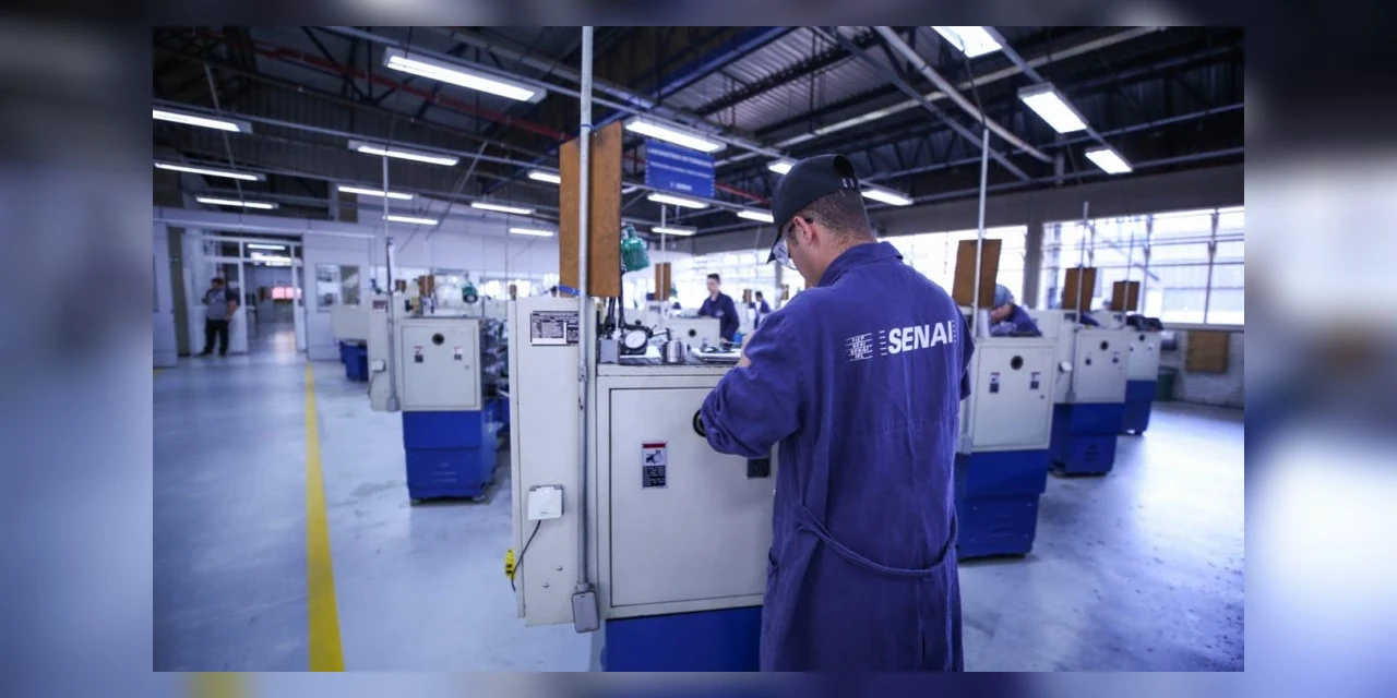 Senai tem 4,6 mil vagas abertas para cursos técnicos semipresenciais no Paraná