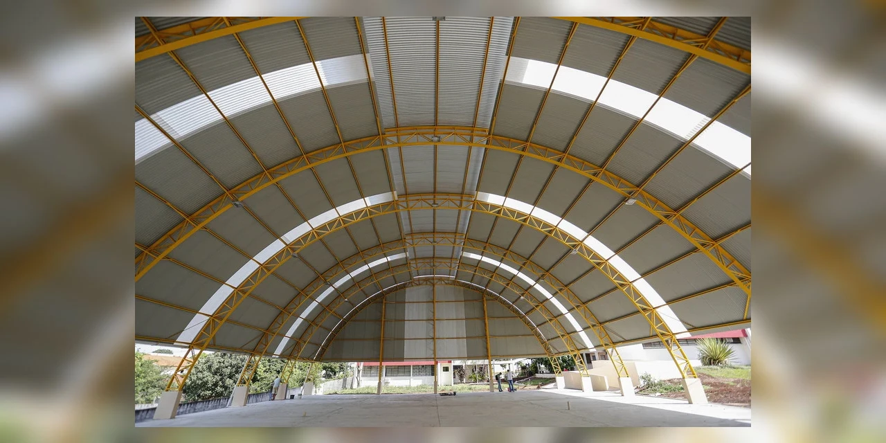 Após sete anos, escola de São Miguel do Iguaçu ganha novo ginásio de esportes