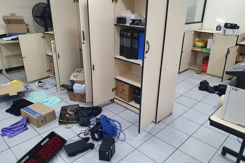 Homem é preso em flagrante suspeito de tentar furtar televisão de Agência do Trabalhador em Ponta Grossa