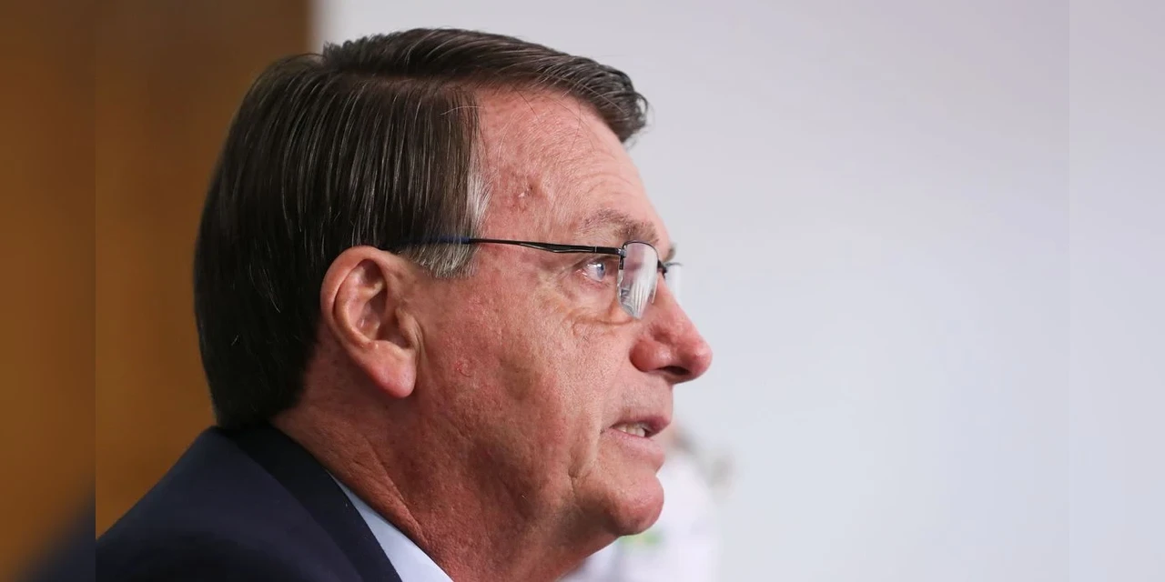 Bolsonaro parabeniza novos presidentes da Câmara e do Senado