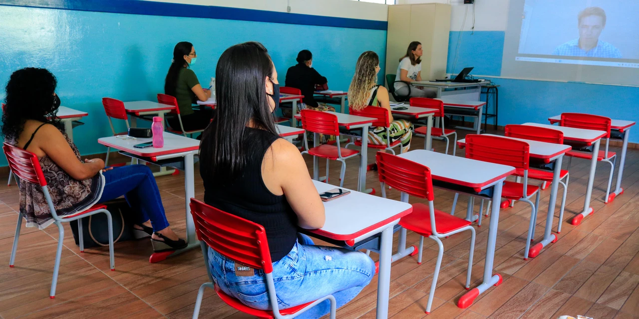 Evento marca o primeiro dia da retomada do ano letivo municipal em Tibagi