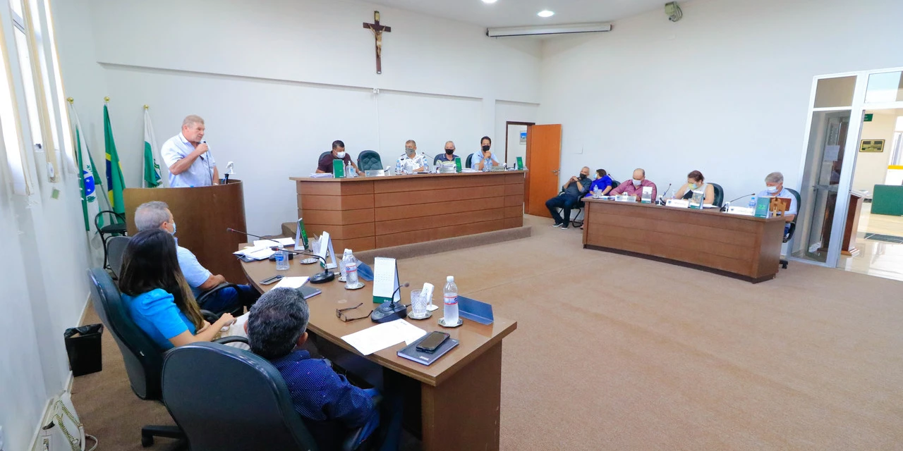 Prefeito participa da sessão de inauguração legislativa da Câmara de Tibagi em 2022