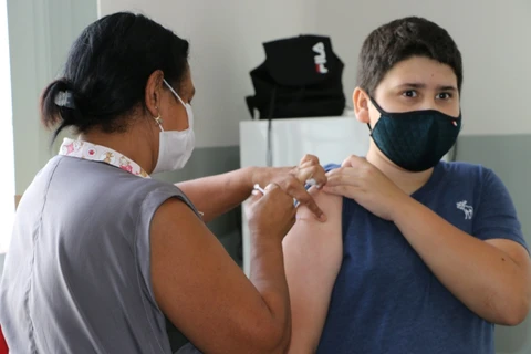 Saúde de Castro vacina crianças de 7 a 11 anos nesta sexta-feira