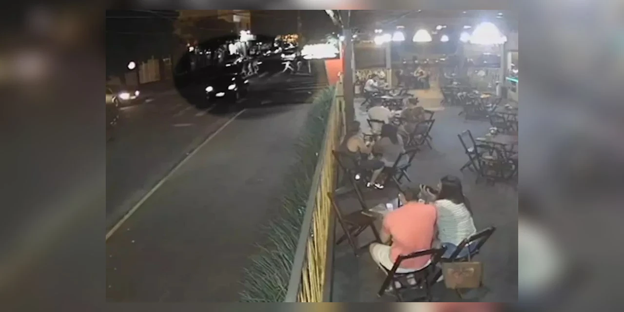 Menino de 5 anos é atropelado na faixa de pedestres