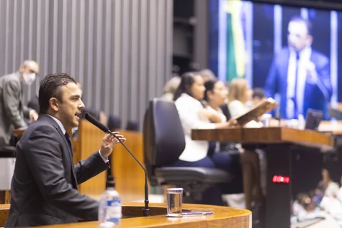 Aliel comemora aprovação do Piso Salarial da Enfermagem