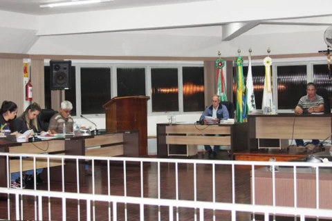 Vereadores buscam informações sobre expediente de trabalho dos funcionários da Saúde