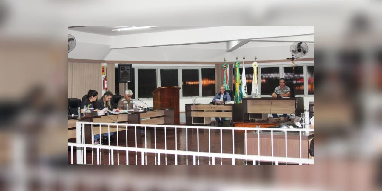 Vereadores buscam informações sobre expediente de trabalho dos funcionários da Saúde