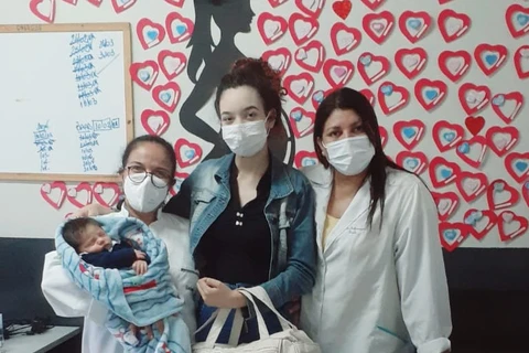 Programa Minha Mãe é 10 entrega kits