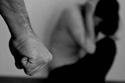 Homem rasga orelha de namorada em momento de fúria, em Cornélio Procópio