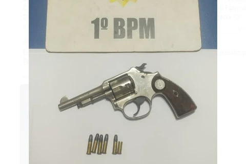 PM apreende veículo e arma de fogo durante atendimento de ocorrência