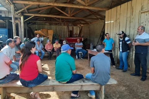 Encontros mensais levam conhecimento e informação aos pequenos produtores