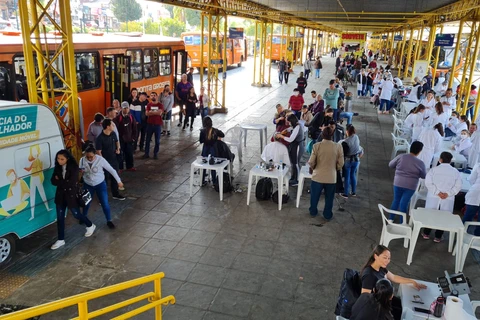 Mais de 1.200 atendimentos aconteceram nesta quinta, na Agência do Trabalhador Móvel