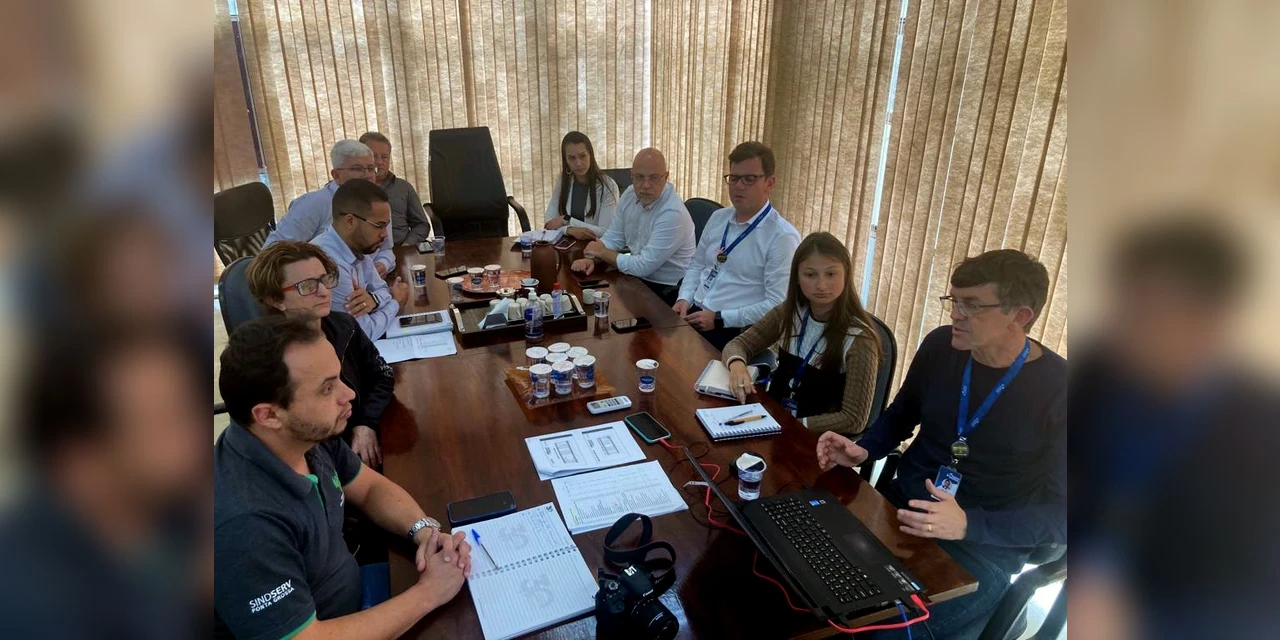 Prefeitura de PG apresenta Plano de Cargos e Salários para Sindiserv