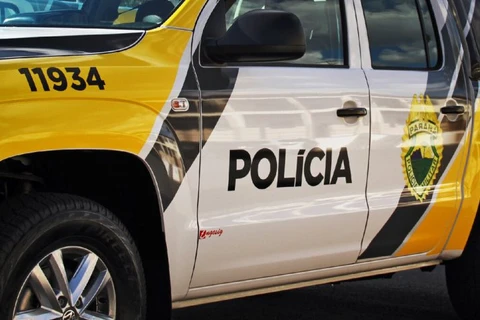 Após assassinato, homem tenta fugir escondido no porta malas de carro, diz polícia