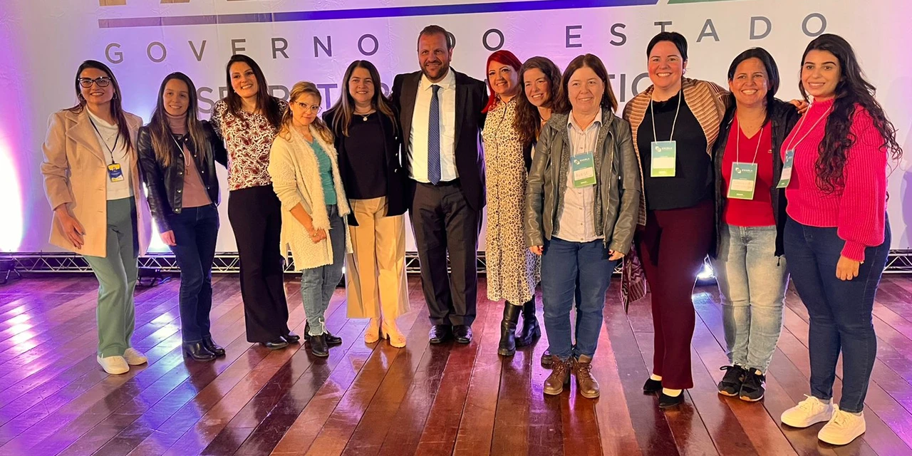 Servidores municipais participam de evento internacional sobre vulnerabilidade social