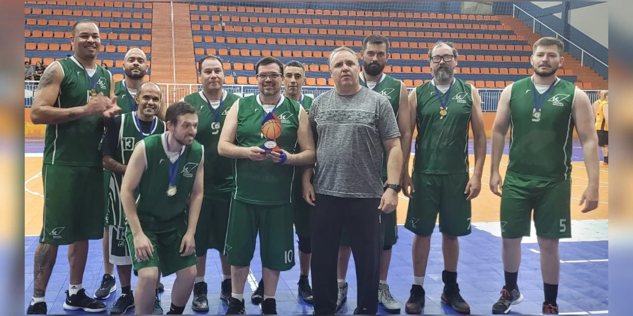 Academia Cia do Corpo conquista o título de campeão adulto masculino, no encerramento da XI Copa Cidade de Basquetebol