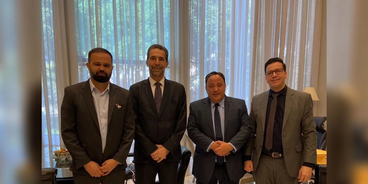 Deputado Hussein Bakri discute investimentos de Itaipu na educação pública do Paraná