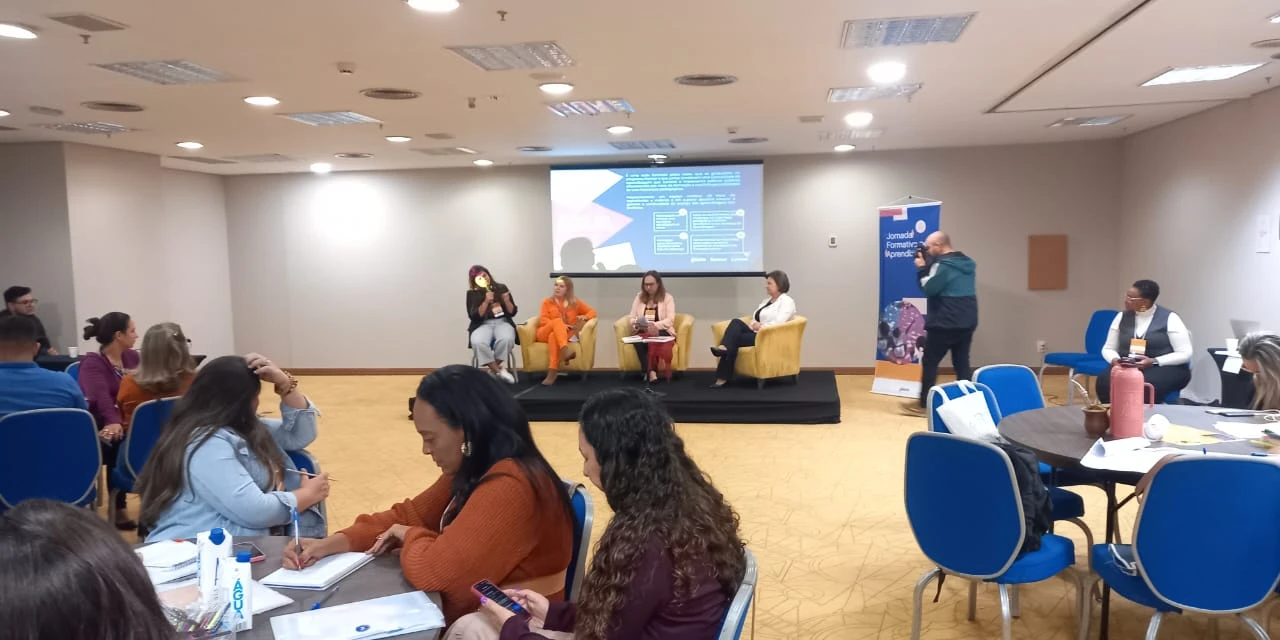 Secretária de Educação apresenta práticas pedagógicas em São Paulo