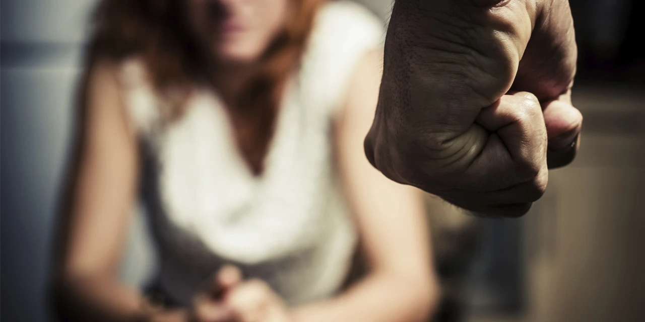 Debate e exposição em agosto abordam o tema: "Violência Contra a Mulher"