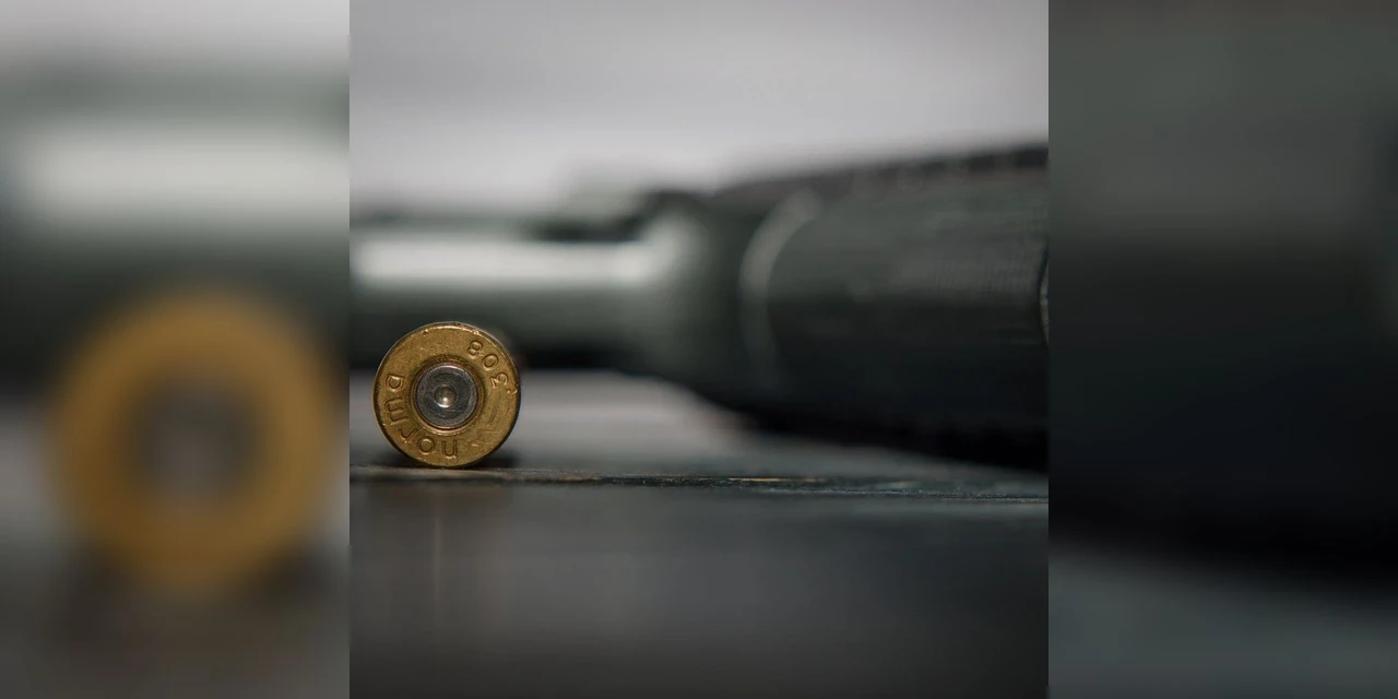 Homem que prometeu matar vizinhos é detido com armas no PR