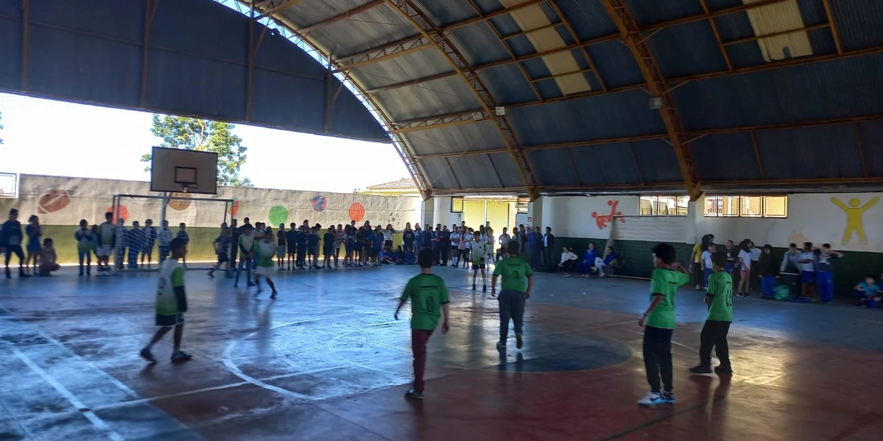 Alunos participam de Campeonato de Futsal Interclasses