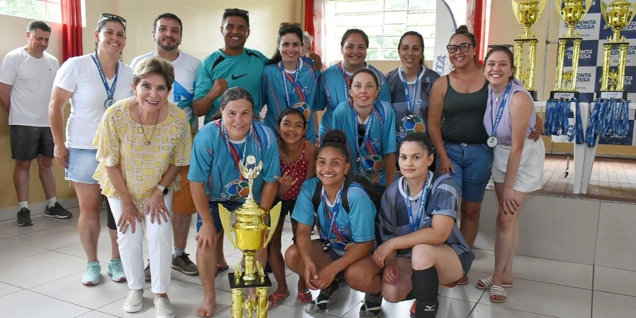 Equipes campeãs recebem premiação da Copa PG 200 Anos