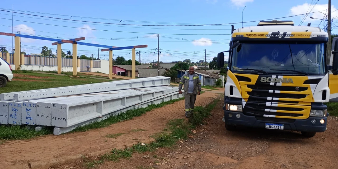 Prefeitura inicia posteamento para iluminação pública no Ouro Verde II