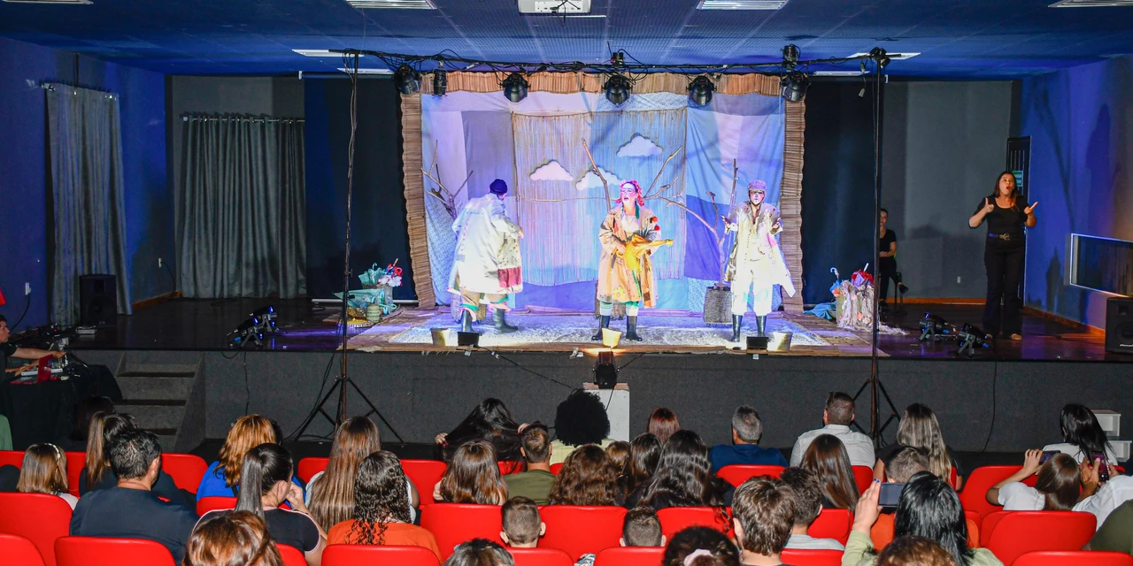 Jaguariaíva sedia festival de teatro aberto à comunidade