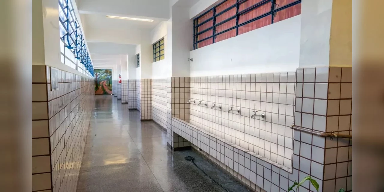 Professor investigado por assediar alunas é afastado das funções no Paraná