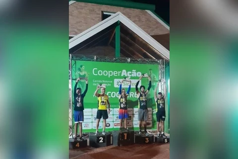 Atletas PCDs de Telêmaco se destacam na Corrida e Caminhada da Cooperação Sicredi em Castro