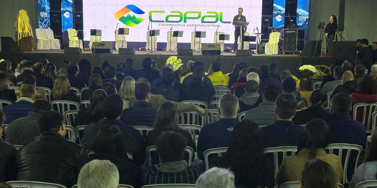 50ª Expoleite atrai mais de 20 mil visitantes na maior exposição do gado holandês da região