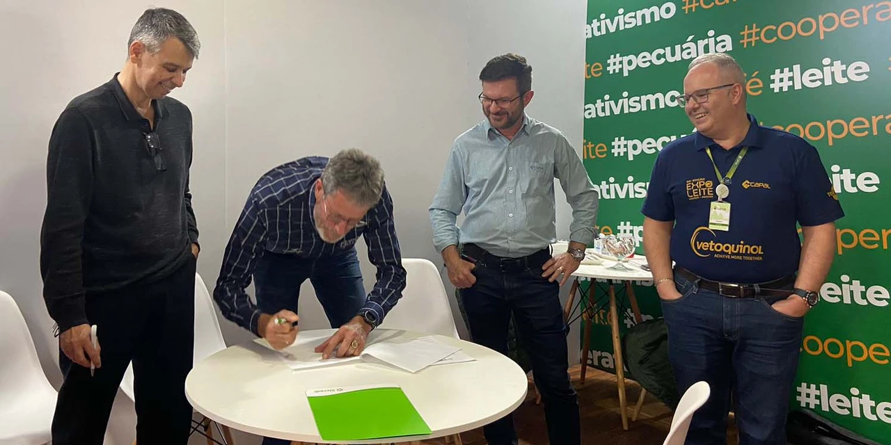 Funcafé: Capal firma parcerias na Expoleite para aplicação de R$ 39 milhões na cafeicultura local