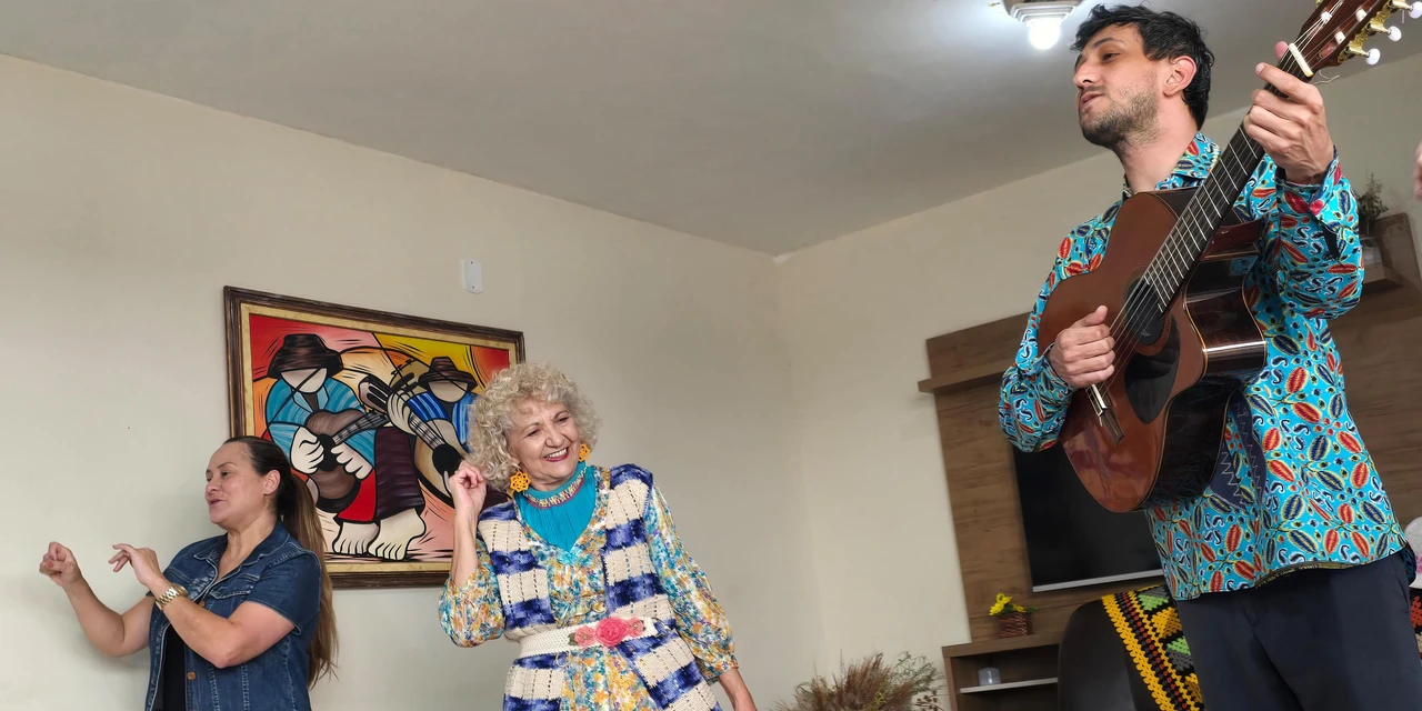 Espetáculo 'Memórias' encanta idosos e ressalta a importância das recordações