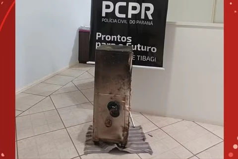 Ladrão leva cofre embora durante furto a igreja do Paraná