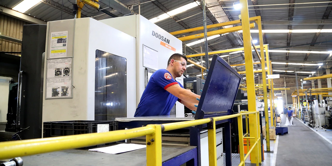 82% dos municípios paranaenses têm saldo positivo de empregos em 2024