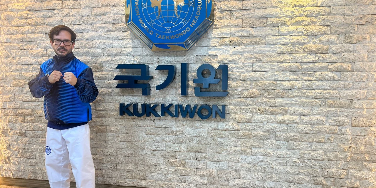 Técnico de PG participa de seminários de taekwondo em viagem internacional