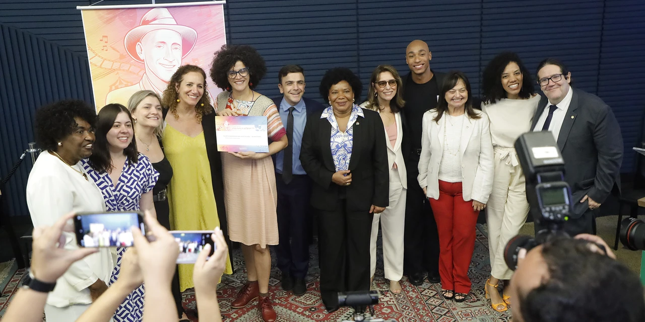 Aliel participa de entrega do prêmio Paulo Gustavo na Câmara dos Deputados