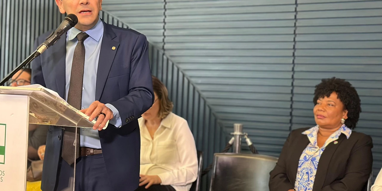 Aliel Machado apresenta moção de louvor pela vida e obra de Dalton Trevisan