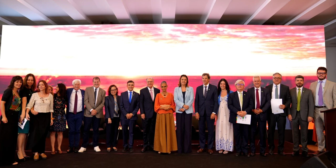 Com a presença de Alckmin, Aliel participa de evento que sancionou a Lei do Mercado de Carbono