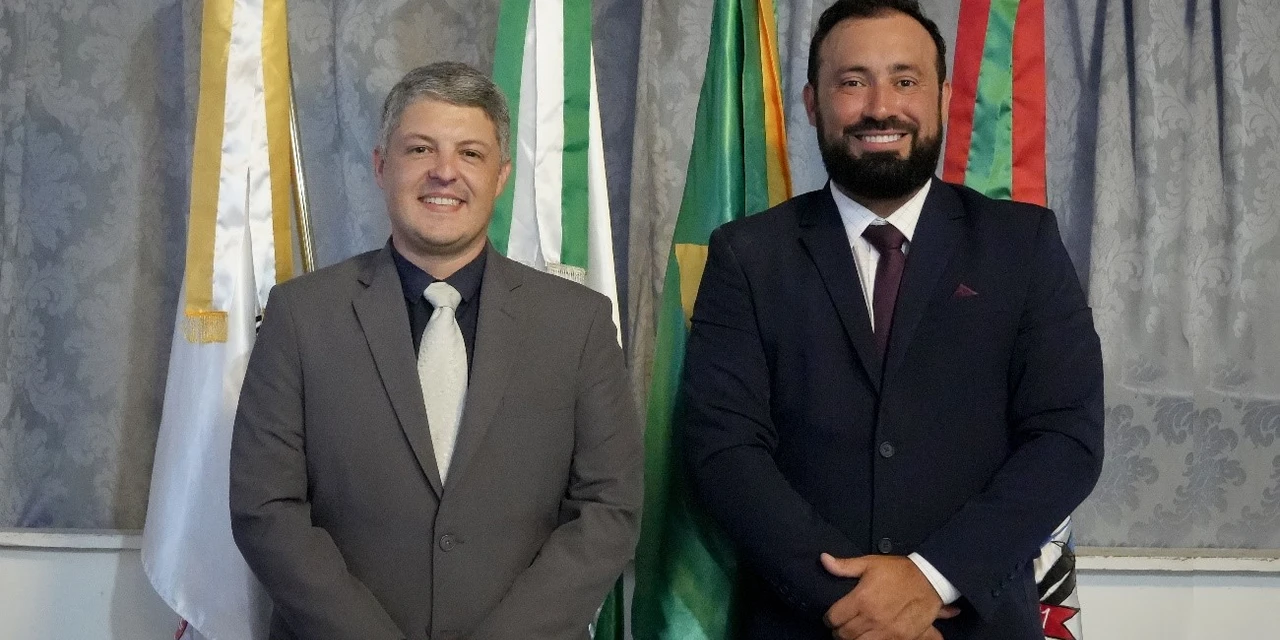 Prefeito Henrique Carneiro e Vice Wagner Zadra tomam posse em Piraí do Sul, reafirmando compromisso com o desenvolvimento local