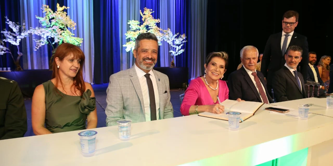 Cerimônia de posse inicia mandato 2025-2028 de Elizabeth Schmidt