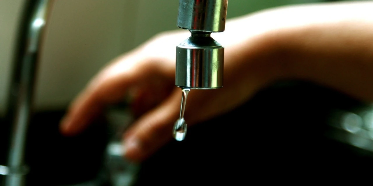 Substituição emergencial de equipamento afeta abastecimento em Pinheiral de Baixo