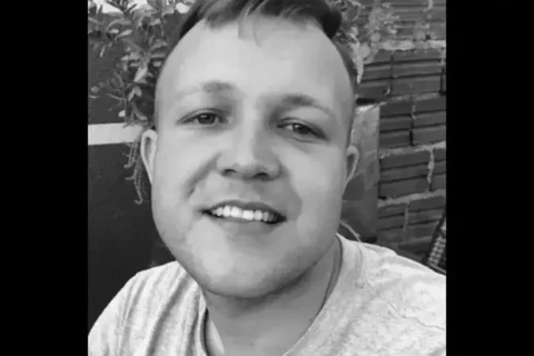 Jovem motociclista morre após ser atingido por caminhonete dirigida pelo tio